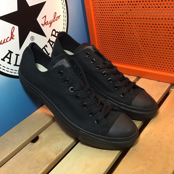 Converse Men's Chuck Taylor Low Top in Black Monochrome - Picture 2 of 6